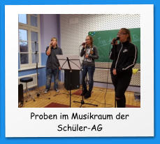 Proben im Musikraum der Schüler-AG